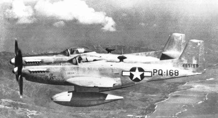 1280px-F-82B_Betty_Jo_44-65169_during_record_flight_27_February_1947 (1024x555).jpg