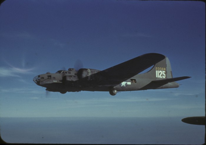 B-17F trainer 42-3068 Lowry.jpg