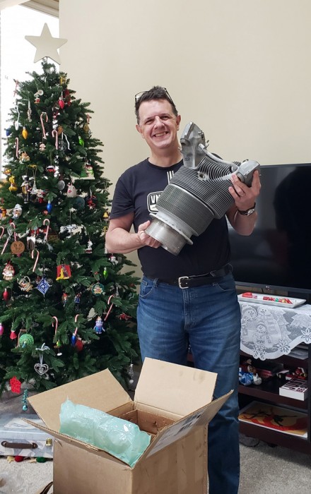 r2800 cylinder present-sm.jpg